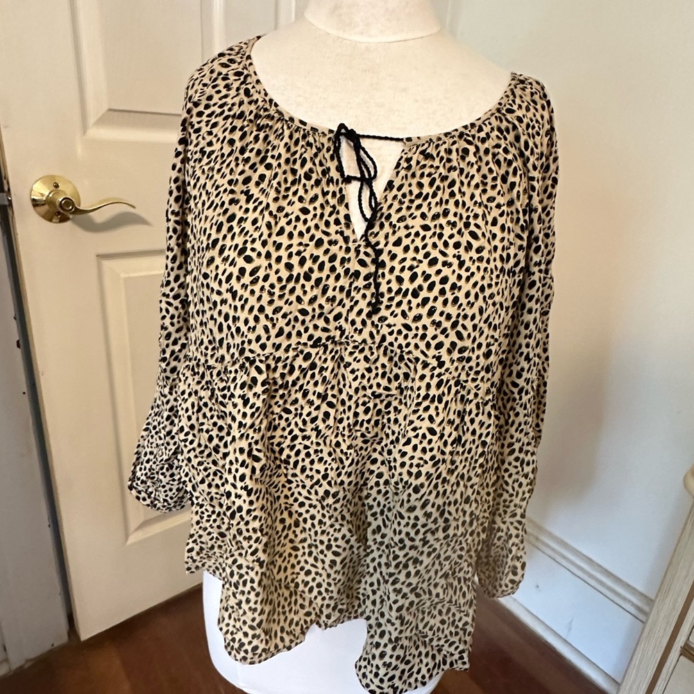 Old navy leopard tie front blouse size XL
